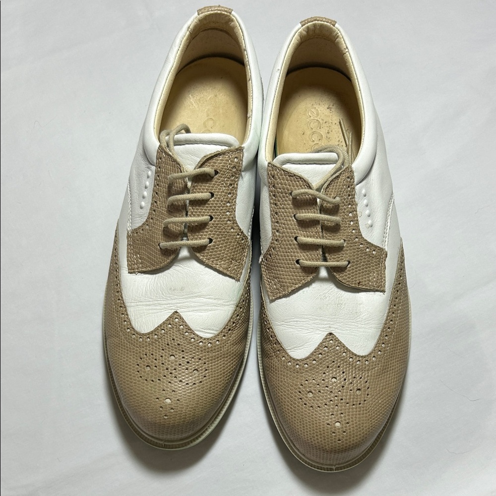 Ecco White and Tan Leather Oxford Shoes